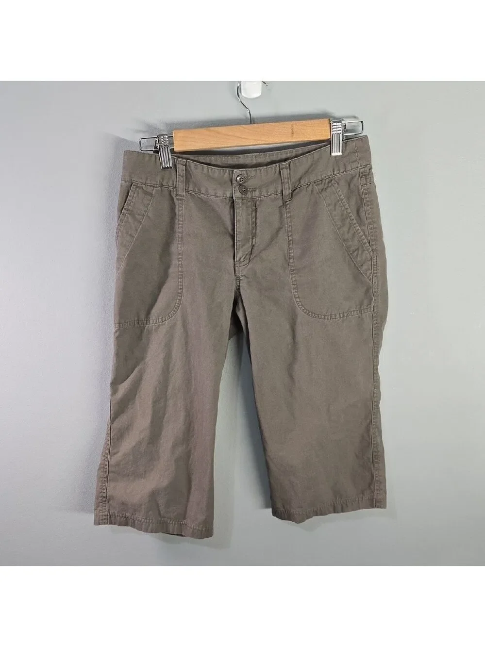 Patagonia Shorts Crop Utility Bermudas Women’s Size 4 Taupe Brown